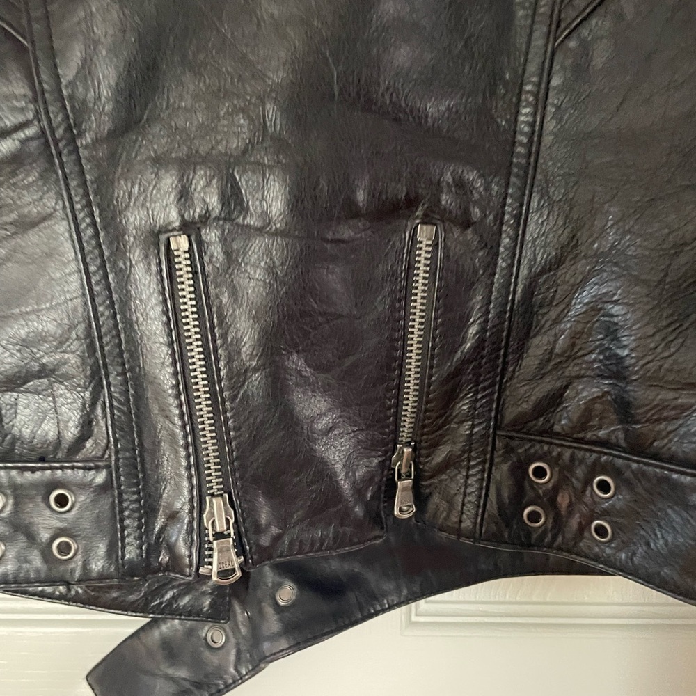 Express Genuine Women's Heavy Duty Sleek Black Leather Moto Jacket - Picture 5 of 7
